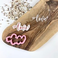 Mini Liebe Mit Pfeil Und Herz Ausstechform Embosser, Valentinstag Ausstechform, Zuckerguss Stempel, Keks Stempel von LissieLoves