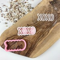 Mini Xoxo Ausstechform Und Embosser, Valentines Ausstecher, Liebe Ausstechform, Fondant Stempel, Herz Cookie Embosser von LissieLoves