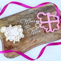 Miss To Mrs in Delicate Font Ausstecher Und Prägung, Hen Party Cookie Stempel, Hochzeit Braut Briefkasten Ideen von LissieLoves