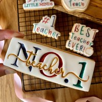 Nr. 1 Lehrerin Cookie Cutter & Stempel | Verity Schriftart Lehrer Geschenk Klasse Von 2025 Drucker Lissielou Backwerkzeug Feste von LissieLoves