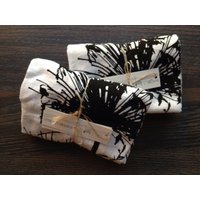 Agapanthus Mehlsack Servietten - Set Aus 2, Schwarz Auf Hell Weiß von LittleCityDesigns