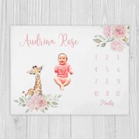 Giraffe Meilenstein Decke, Rosa Floral Baby Mädchen Monat Shower Geschenk, Personalisierte Decke von LittleDarlingsUS