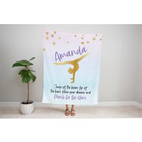 Gymnastik Geschenk Für Mädchen, Personalisierte Decke Mit Namen, Turnerin Weihnachten Tochter, Kinder, Teenager Raum Dekor von LittleDarlingsUS