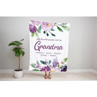 Oma Weihnachtsgeschenk, Lila Blumen Decke, Personalisierte Decke Für Oma, Geschenk, Namen, Großeltern von LittleDarlingsUS