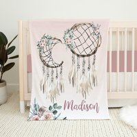 Personalisierte Boho Baby Decke, Mädchen Bettdecke, Kinderzimmer, Traumfänger Krippe, Baby, Shower Geschenk von LittleDarlingsUS