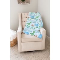 Personalisierte Dinosaurier Decke, Namensdecke Baby Junge Babydecke, Krippenbettwäsche, Shower Geschenk, Kleinkind von LittleDarlingsUS