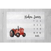 Traktor Meilenstein Decke, Junge Decke, Baby Shower Geschenk, Personalisierte Monats Decke Rot von LittleDarlingsUS