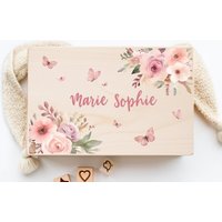 Personalisierte Erinnerungskiste, Erinnerungskiste Baby, Geschenk Geburt, Erinnerungsbox Taufgeschenk, Aufbewahrungsbox Blumen Xhl1035 Personalisierte Erinnerungskiste, Erinnerungskiste Baby, Geschenk Geburt, Erinnerungsbox Taufgeschenk, Aufbewahrungsbox Blumen Xhl1035 von LittleDecoWandtattoo
