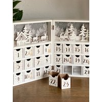 Weihnachten Holz Adventskalender Buch, Erwachsene Und Kinder Gleichermaßen, Countdown, 1. Dezember, Rentier, Weihnachtsmann Schlitten, Weißes von LittleEmpireHomeware