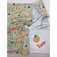 Pfirsich Flanell Und Minky Decke, Babydecke, Personalisierte Obst/Pfirsich Decke Mit Namen Für Säugling, Kleinkind, Kind von LittleLambsThreeCo