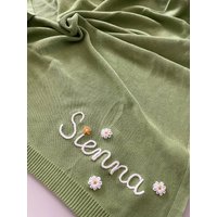 Handgestickte Personalisierte Babydecke, Weiche, Atmungsaktive Baumwollstrickdecke, Neugeborenengeschenk, Babypartygeschenk, Benutzerdefinierter Name von LittleLullabyGifts