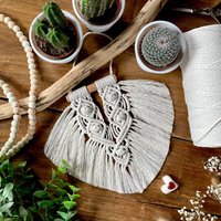 Kleiner Makramee Wandbehang Felicia/Boho Mini Deco Hänger Geschenkanhänger Kleines Wand-Accessoire /Wohnzimmer Deko von LittleMacrameThings
