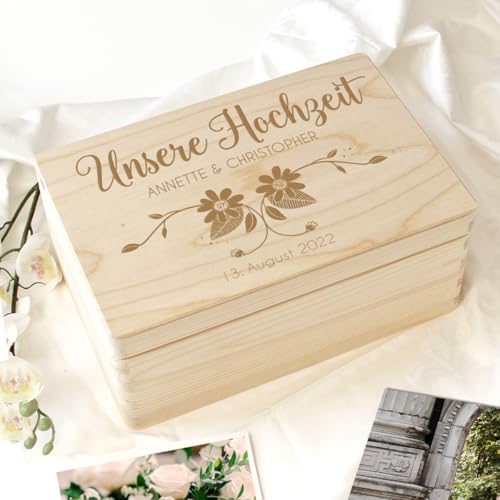 LittleStars Erinnerungskiste Blumenranken personalisiert zur Hochzeit I aus Kiefern-Holz I 30x20x14 cm von LittleStars