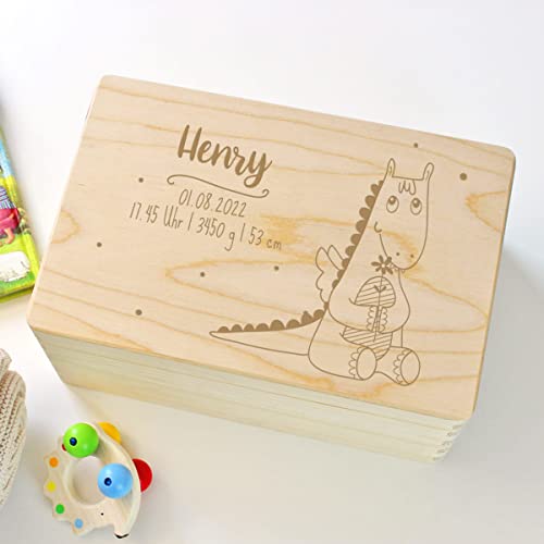 Personalisierbare Erinnerungskiste Drache aus Holz (30x20x14 cm) von LittleStars