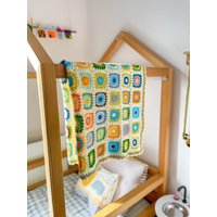 Gehäkelte Babydecke Mit Cremefarbenem Rand, Oma-Quadratdecke, Baumwolldecke Für Kinder, Neugeborenendecke, Erhaltende Decke, Krippendecke von LittleTouchesCrochet