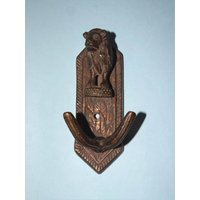 Messing Antiker Löwe Doppelhaken | Animal King Moderne Figur Türhalterung Eingangsbereich Gästezimmer Flur Dekoration von LittletalesCreations