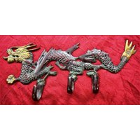 Messing Draco Dreifach Wandhaken Befestigung | Chinoiserie Thangka Drachen Schlüsselhalter Königliche Handarbeit Wandhalterung Dekoration von LittletalesCreations