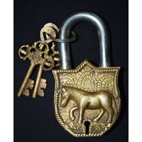 Messing Pony Form Funktionierendes Schlüsselschloss | Raging Horse Security Türschloss von LittletalesCreations