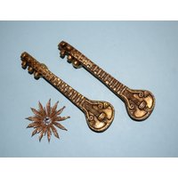 Sarasvati Instrument 8'' Zoll Veena Türzug | Handgefertigter Messing Sitar Form Türgriff Trachtenhaus Musik Thema Küche von LittletalesCreations