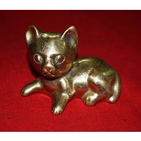 Süße Goldene Katze Statue | Messing Handarbeit Kitty Thema Skulptur Wohnungserwärmung von LittletalesCreations