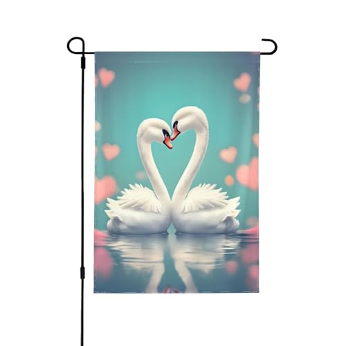 Doppelseitige Gartenflagge mit Aufdruck "The Swan in Love", farbecht, für den Urlaub, Dekoration, Willkommensschild, 31,8 x 45,7 cm Doppelseitige Gartenflagge mit Aufdruck "The Swan in Love", farbecht, für den Urlaub, Dekoration, Willkommensschild, 31,8 x 45,7 cm von LiuMng