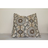 Dekorative Werfen Abdeckung Magnolia Suzanni Metall Lendenkissen Akzent Kissen 14 X 16 18 20X20 22X22" Grau Elfenbein Unsichtbaren Reißverschluss von LivePlush