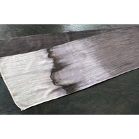 Tea & Rust 175 cm Handgefärbte Dünne Baumwolle, Langer Chabu, Tischläufer, Zen, Nachhaltiges Geschenk, Upcycle Teeblattfärbung von LivingDyeing