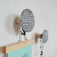 2 Wandhaken Aus Holz/Garderobenhaken Scribbles Wandgarderobe Jackenhalter Schmuckhalter von LivingIdea