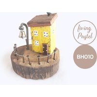 Kleines Haus Kleines Dekoratives, Häuschen, Handgemachtes Hölzernes Geschenk, Nettes Neues Hausgeschenk, Personalisiertes Wohndekor Für Mini-Holzdorf von LivingPastel