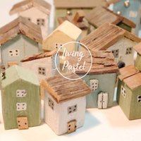 Miniatur-Haus-Holz-Dekoration, Holzregal-Dekor, Süßes Neues Zuhause-Geschenk, Personalisiertes Haus-Dekor Für Mini-Holzdorf, Rustikales von LivingPastel