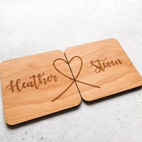 Hölzerne Paare Untersetzer, Passende Geschenk, Valentinsgrußgeschenk, Hochzeitsgeschenk, Valentinsgruß Für Ihn, Verlobungsgeschenk Hölzerne Paare Untersetzer, Passende Geschenk, Valentinsgrußgeschenk, Hochzeitsgeschenk, Valentinsgruß Für Ihn, Verlobungsgeschenk von Livinry