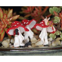 Fairy Gardens Modellierte Pilzmänner Aus Ton Mit Breiten Kappen Und Schnecken - Marienkäferfreunden von LizIdahoArt