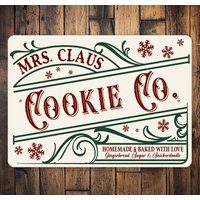 Mrs. Claus Cookie Co Schild, Weihnachtskeks, Liebhaber, Geschenk Für Küche, Keks Mrs Weihnachtsschild von LiztonSignShop