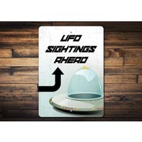 Ufo Sichtschild, Lustiges Schild, Alien Liebhaber Dekor, Jäger, Road Sign, Geschenk, Aliens von LiztonSignShop