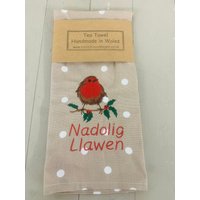 Handgemachtes Geschirrtuch - Festliches Rotkehlchen Besticktes Nadolig Llawen Geschirrtuch von LizzieDixonDesigns