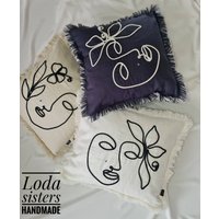 Kissenbezüge Aus 100% Naturleinen. Abstrakte Gesichtsstickerei. Kissenbezug. Kissenbezug Leinen. Strichzeichnungen von LoDaSistersHandmade