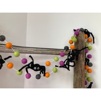 Spinnen Halloween Filzgirlande Handgemachte Wollknäuel Dekoration | 160 cm von LoaLyInc