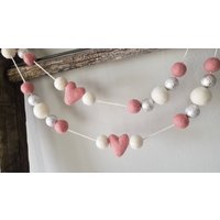 Valentinstag Filzherz - Girlande Rosa, Holz- & Silberperlen | 1, 5 M von LoaLyInc