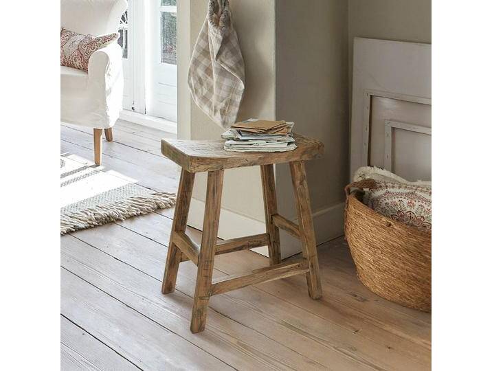Hocker Nael von Loberon