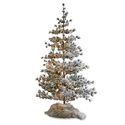 Loberon Weihnachtsbaum Sapi, Christbaum mit LEDs, mit Kunstschnee beflockt, natürliche Nadelbaum-Optik, Festliche Deko-Tanne, Weihnachtsdeko, Weihnachten, Eisen, PVC, Baumwolle, grün/weiß von Loberon