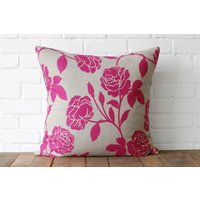 Dunkel Rosa Rose Kissen von LocalProduceDesign