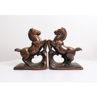Set Aus 2 Art Deco Bronze Metall Tänzelnden Pferden Buchstützen von Lockhead