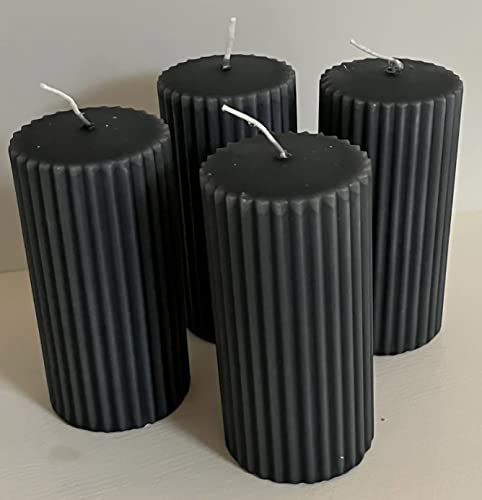 Løgum Kloster dänische Blockkerze Stumpenkerze ohne Duft 4-er Set mit Rillen Brenndauer ca. 39 Std., Sondergrößen ca. 50 Std (anthrazit grau) von Løgum Kloster Lys