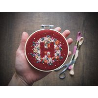 stickrahmen Ø Wandkunst Wanddekor Handbestickt Loftfullofgoodies Einweihungsgeschenk Kinderzimmer von LoftFullOfGoodies