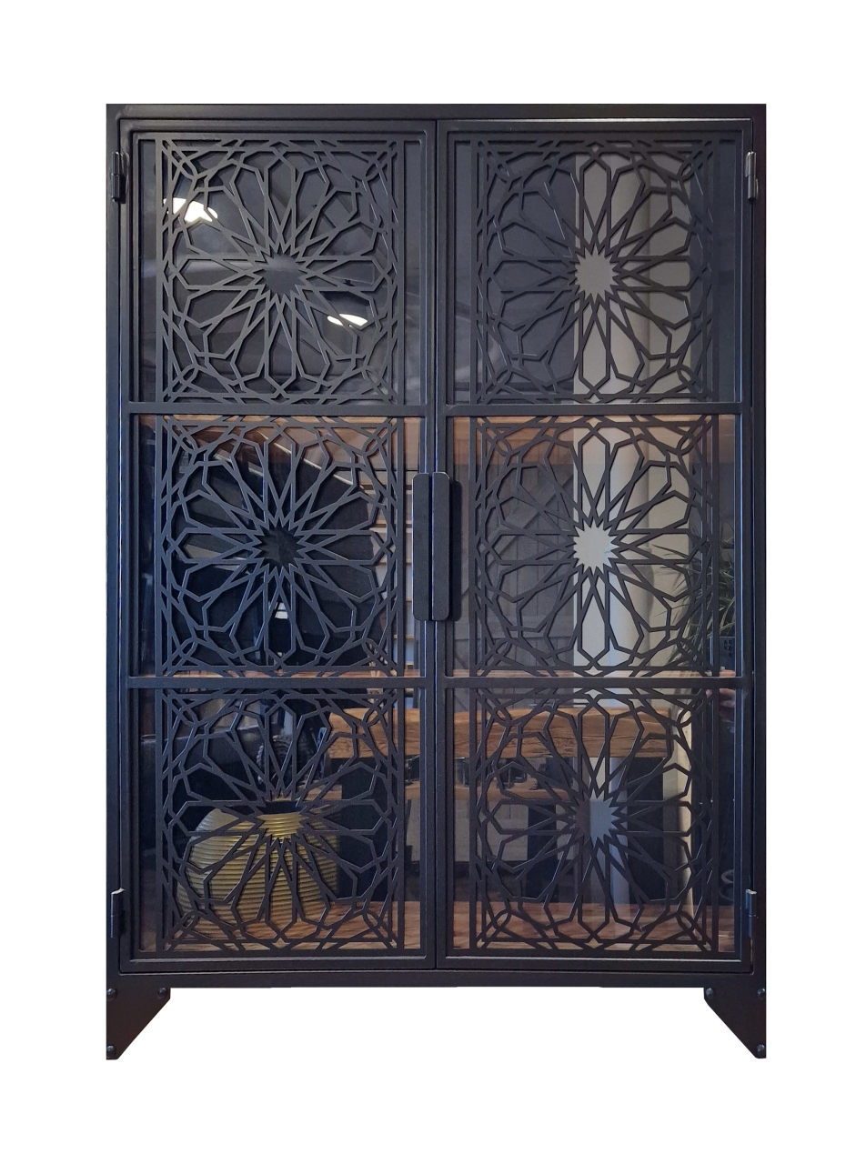 MARRAKESCH LOFT - Vitrinenschrank aus Stahl und Glas im Loft Stil 03 von Loftmarkt