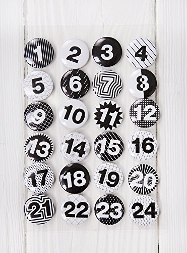 Logbuch-Verlag 24 Adventskalender Buttons mit Anstecknadel schwarz weiß - 1 - 24 Adventskalenderzahlen Deko z. DIY Weihnachtskalender basteln von Logbuch-Verlag