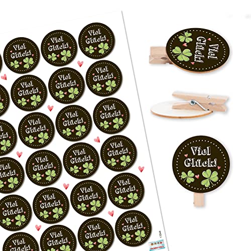 Logbuch-Verlag 24 Holzklammern mit Viel Glück Aufkleber Glücksbringer Geschenke Schüler Prüfung Abitur Schulabschluss Klammern 4 cm von Logbuch-Verlag