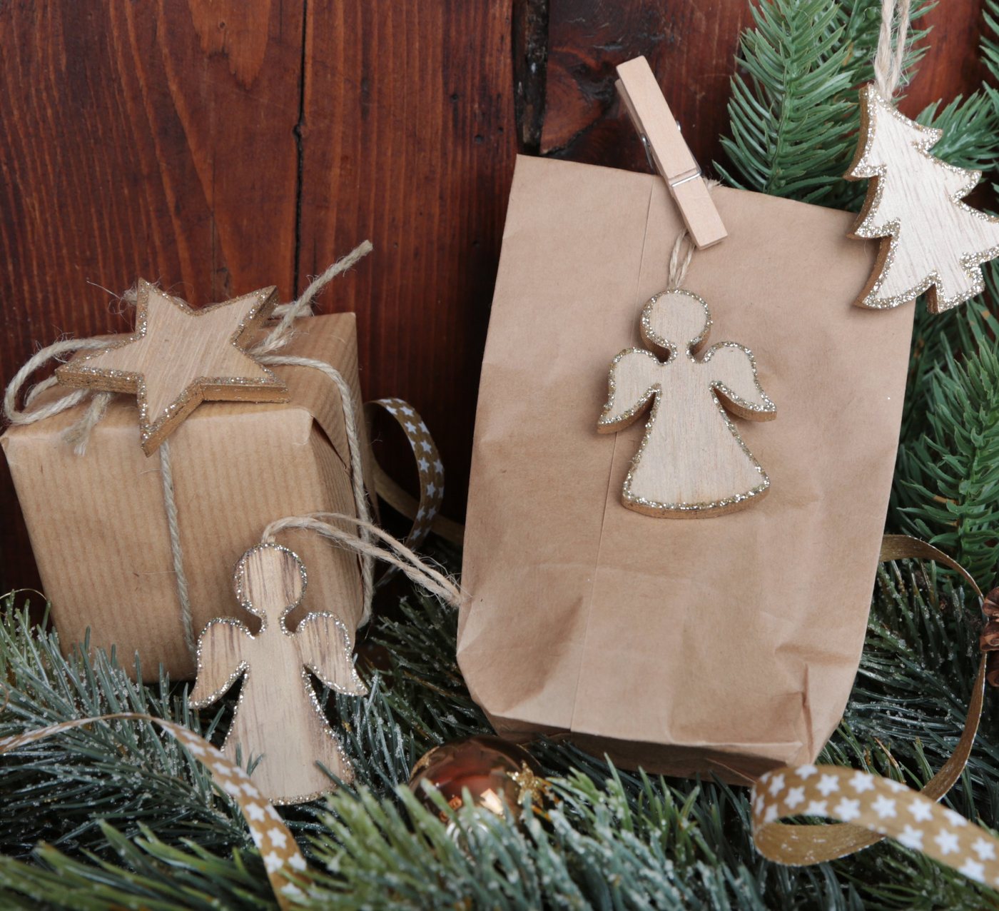 Logbuch-Verlag Baumbehang Holz Glitzer Weihnachtsanhänger 12 Stück Logbuch-Verlag Baumbehang Holz Glitzer Weihnachtsanhänger 12 Stück von Logbuch-Verlag