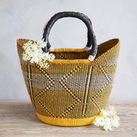 Einkaufskorb - Fati Afrikanisch, Fairtrade, Bolga, Marktkorb in Gelb Mit Schwarzen Und Naturledergriffen Einkaufskorb - Fati Afrikanisch, Fairtrade, Bolga, Marktkorb in Gelb Mit Schwarzen Und Naturledergriffen von LolaAndMawu