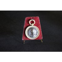 Jungfrau Reliquienschrein, Antiker Altarreliquienschrein, Metallreliquienschrein, Altarreliquien, Unbefleckte Empfängnis Jungfrau Jungfrau Reliquienschrein, Antiker Altarreliquienschrein, Metallreliquienschrein, Altarreliquien, Unbefleckte Empfängnis Jungfrau von LolaReligiousAntique